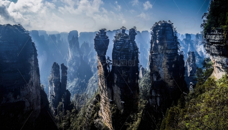 高清大图下载【趣麦麦图】张家界奇峰耸峙的苍茫大气景观