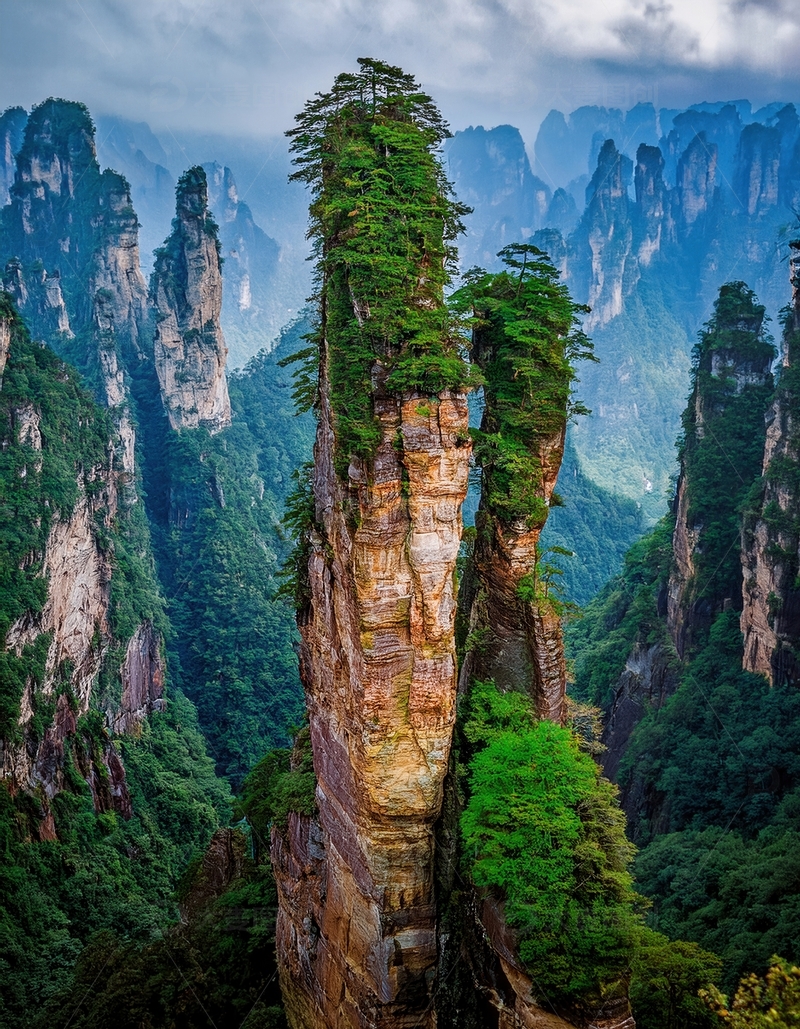 高清大图下载【趣麦麦图】张家界孤峰耸翠的震撼自然景观