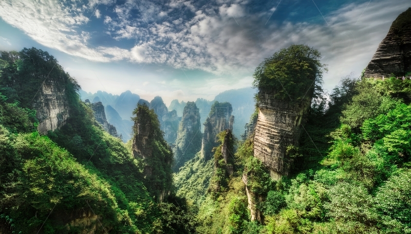 高清大图下载【趣麦麦图】张家界翠峰入云的清幽自然盛景