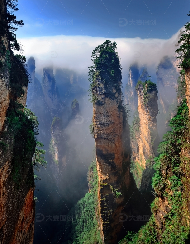 高清大图下载【趣麦麦图】张家界云绕翠峰间的绝美自然景致