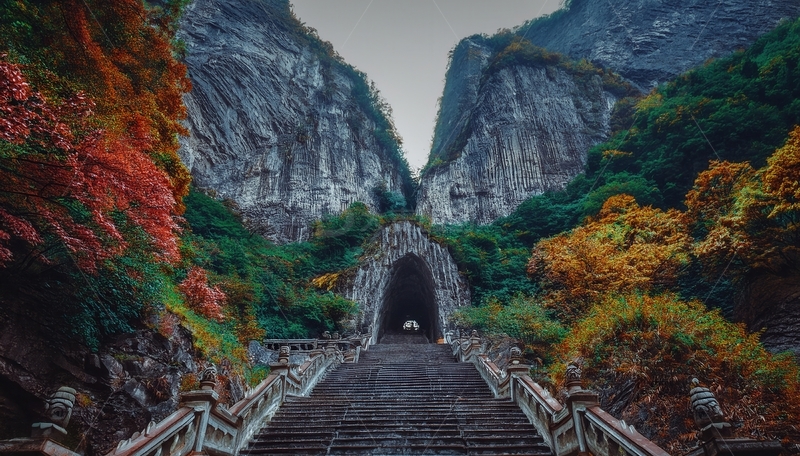 高清大图下载【趣麦麦图】张家界秋韵中通天阶梯与山洞奇景