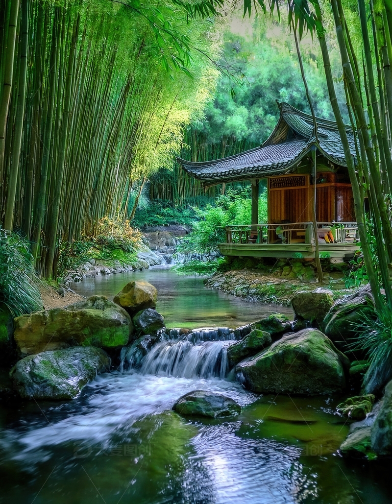 高清大图下载【趣麦麦图】竹林中潺潺溪流旁的古朴小亭