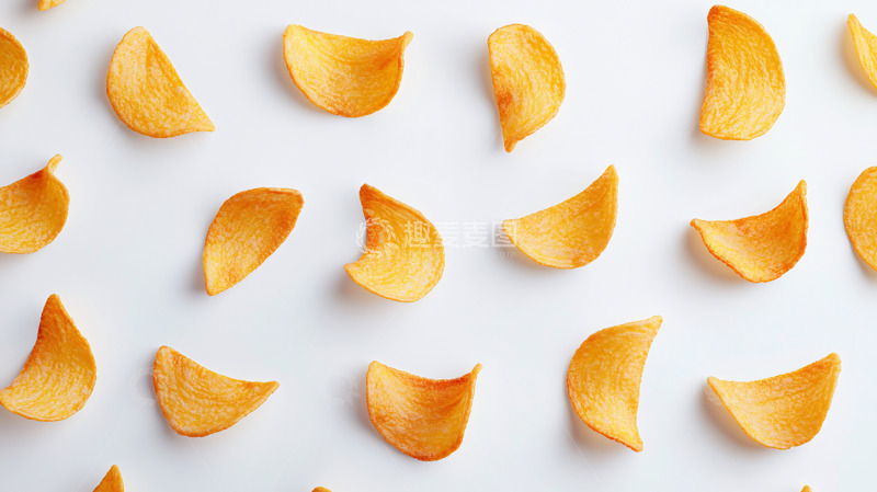 高清大图下载【趣麦麦图】薯片散落白色背景