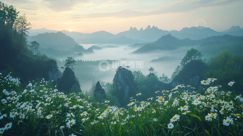 高清大图下载【趣麦麦图】山间雾气缭绕的唯美风景