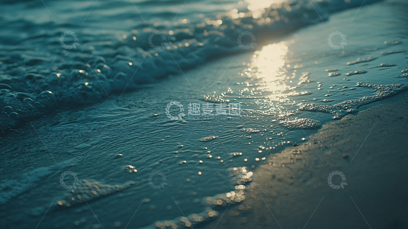 高清大图下载【趣麦麦图】海浪拍打沙滩的景象
