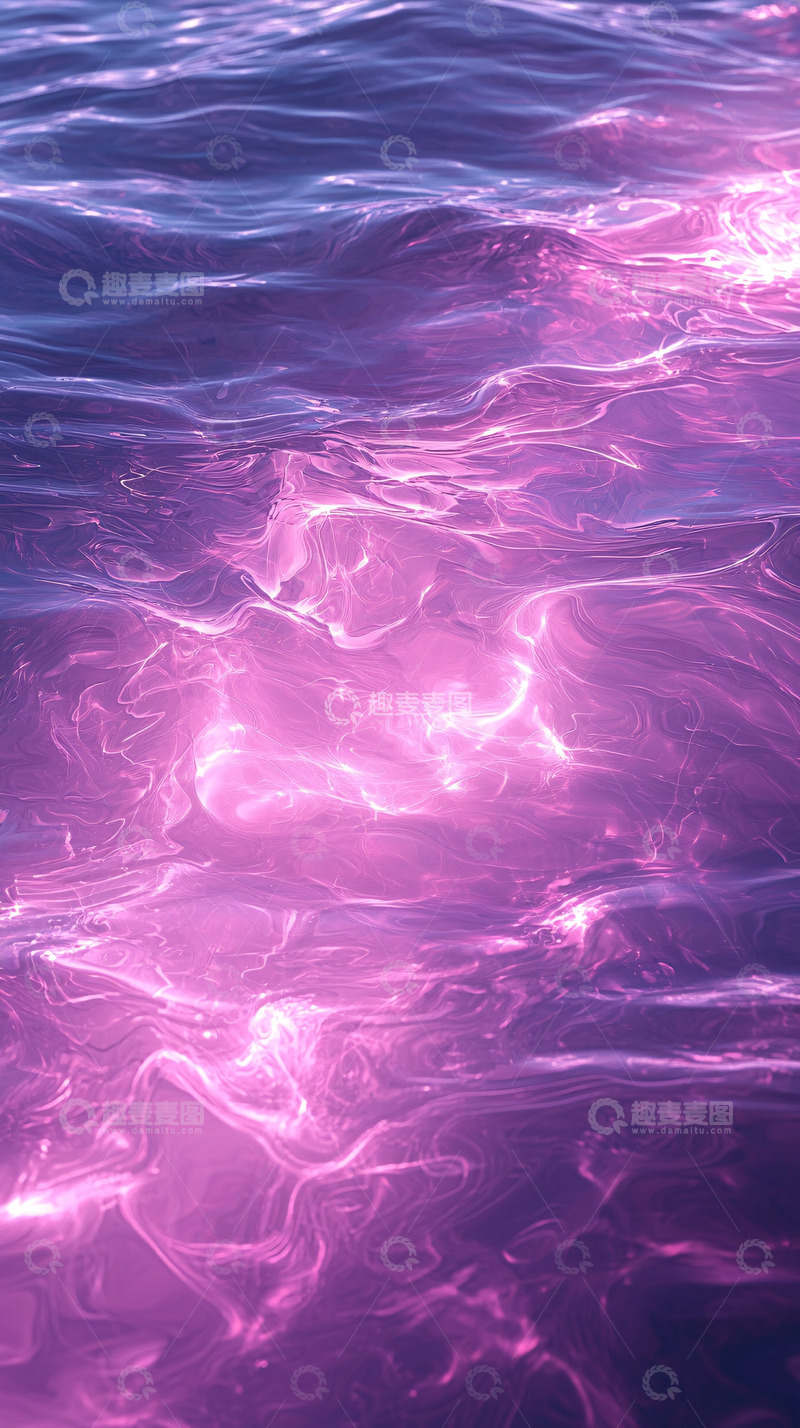 高清大图下载【趣麦麦图】水面泛着紫粉色光芒