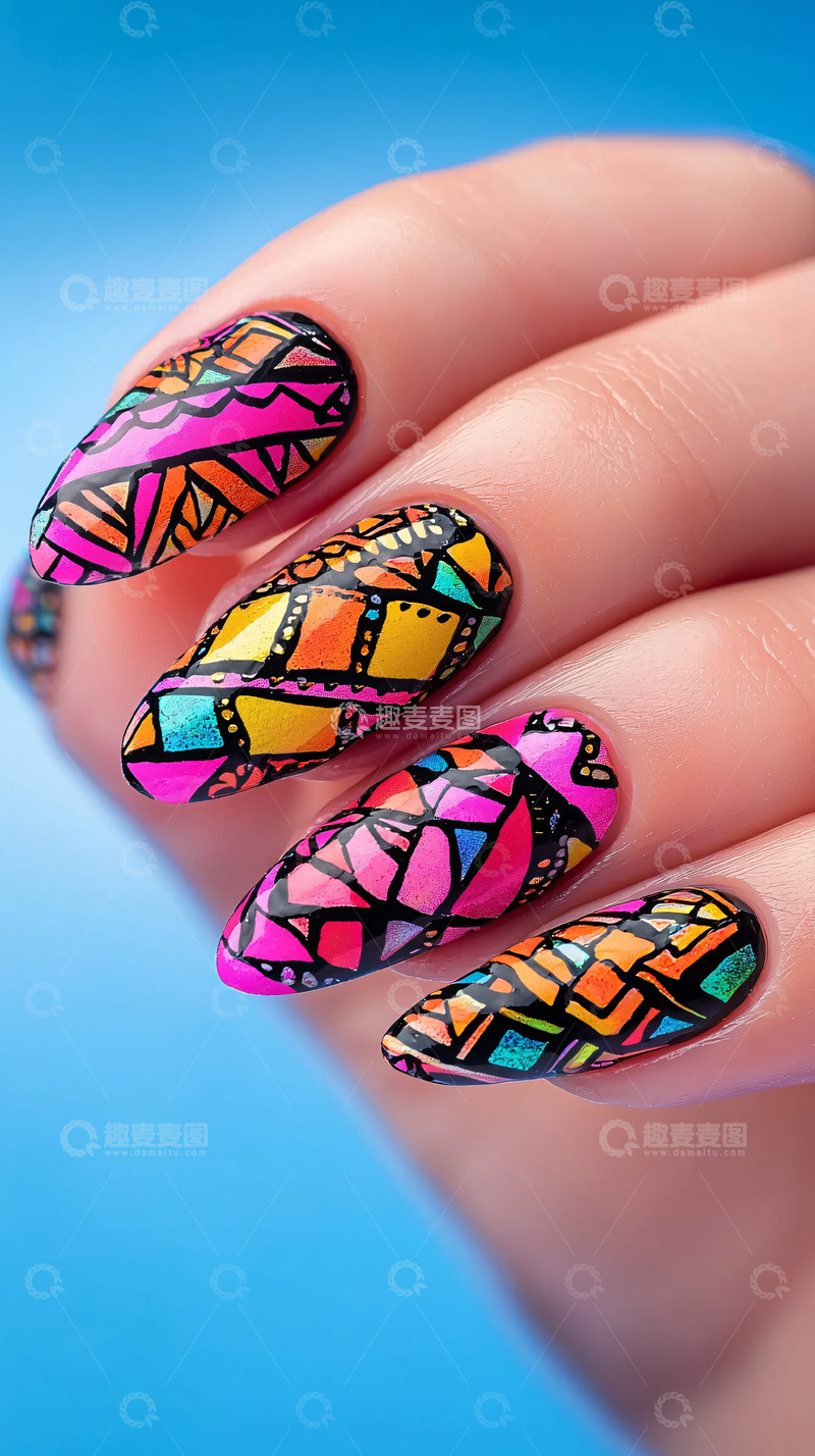 高清大图下载【趣麦麦图】彩色几何图案美甲