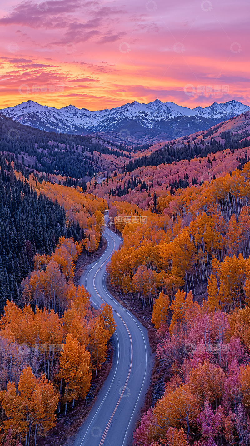 高清大图下载【趣麦麦图】蜿蜒公路的秋季山景