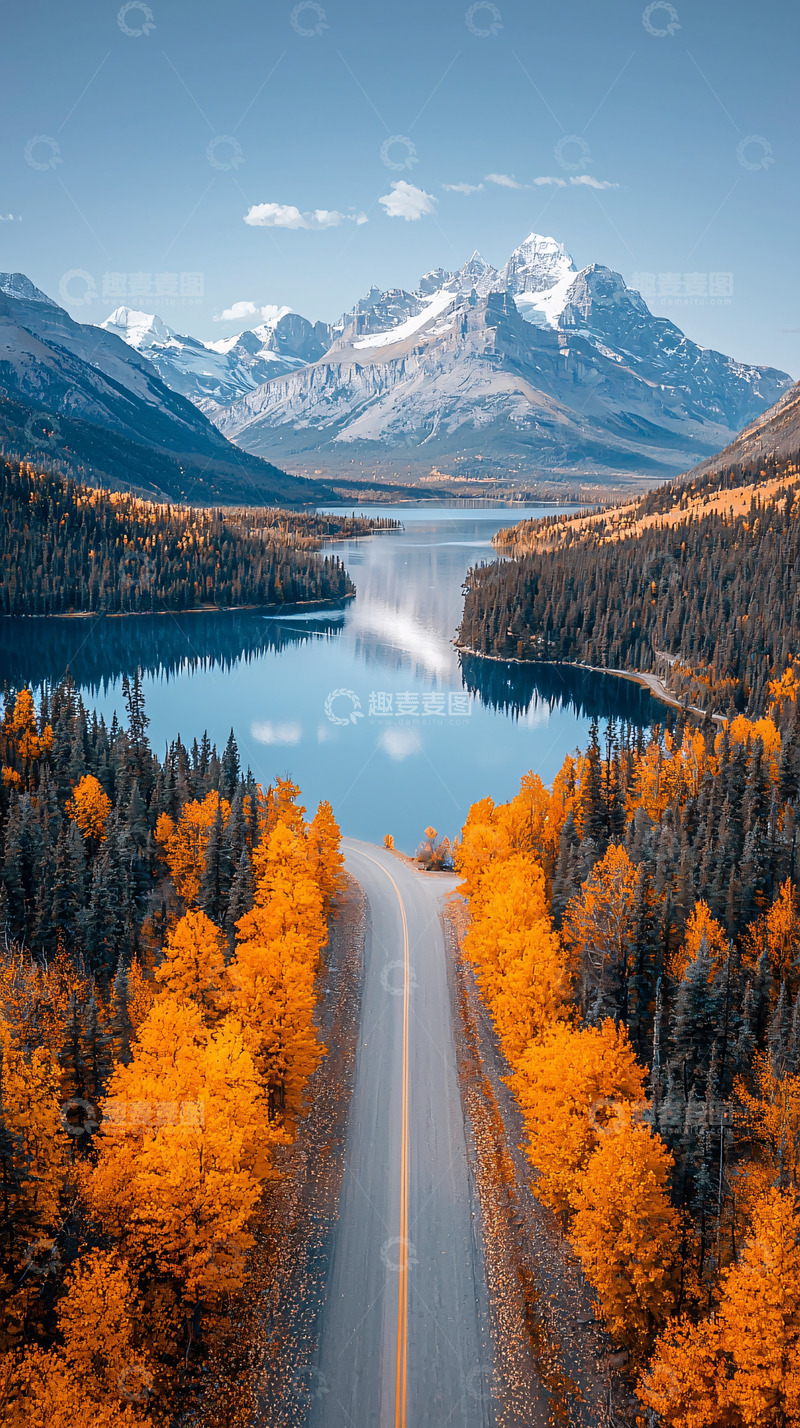 高清大图下载【趣麦麦图】秋季湖畔公路雪山美景