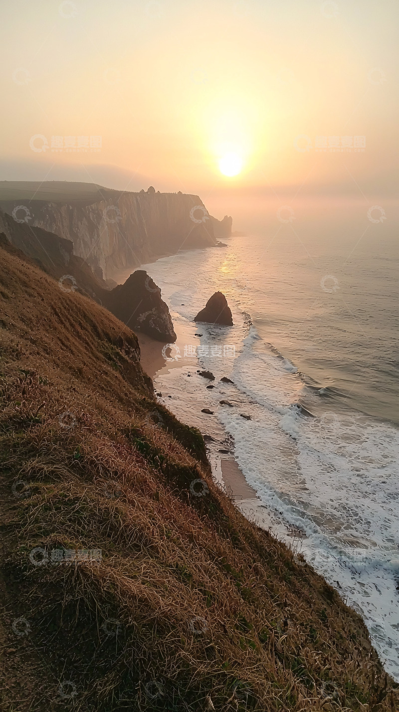 高清大图下载【趣麦麦图】金色阳光下的海边悬崖