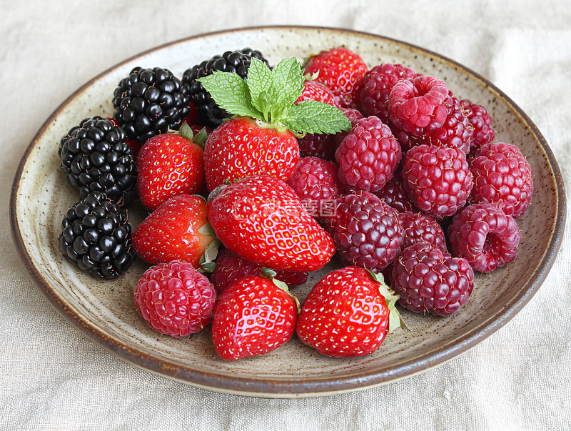 高清大图下载【趣麦麦图】混合莓果拼盘