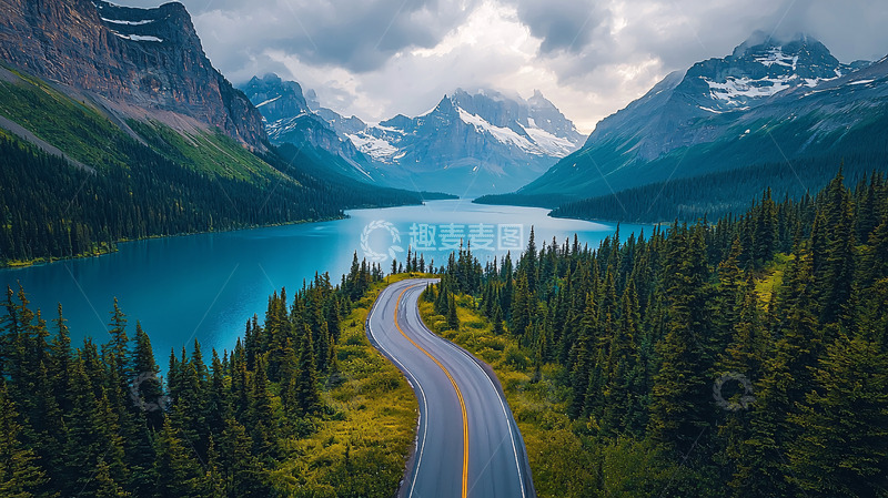 高清大图下载【趣麦麦图】蜿蜒公路通向湖光山色
