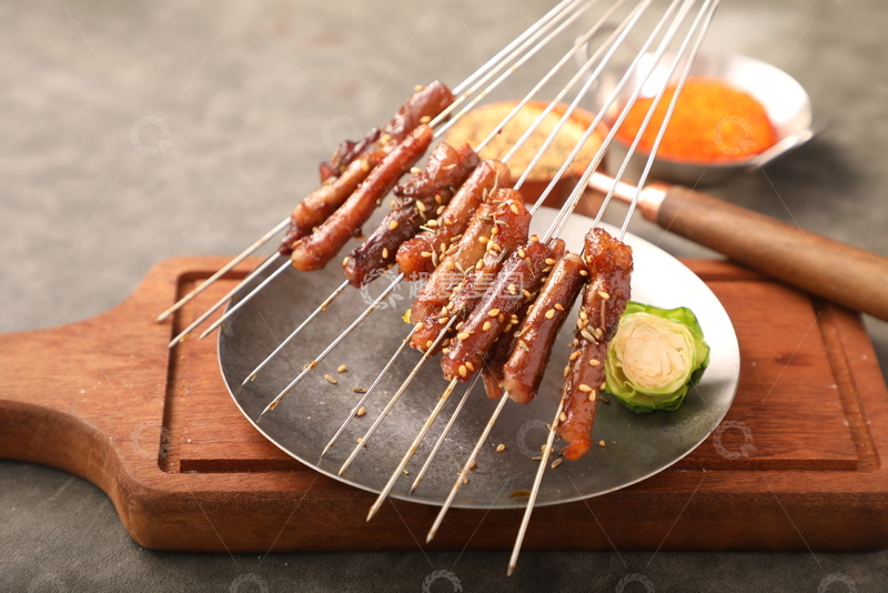 高清大图下载【趣麦麦图】东北烧烤烤羊枪1