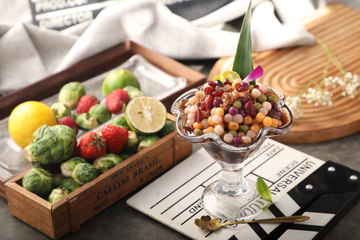 乌梅冰汤圆饮品摄影图1