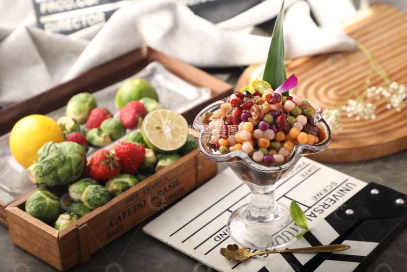 高清大图下载【趣麦麦图】乌梅冰汤圆饮品摄影图1