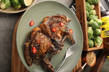 东北烧烤炭烤碟鱼头