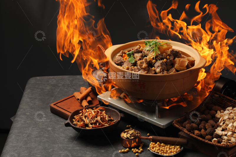 高清大图下载【趣麦麦图】草本养生牛腩煲