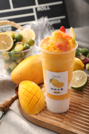 杨枝甘露饮品摄影图1