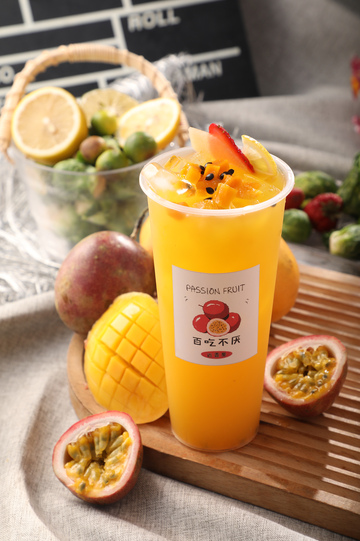 芒果百香果饮品摄影图