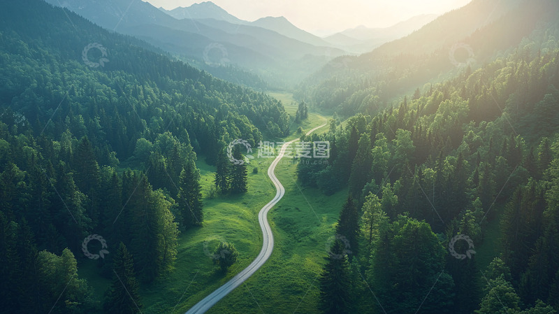 高清大图下载【趣麦麦图】蜿蜒山路森林覆盖