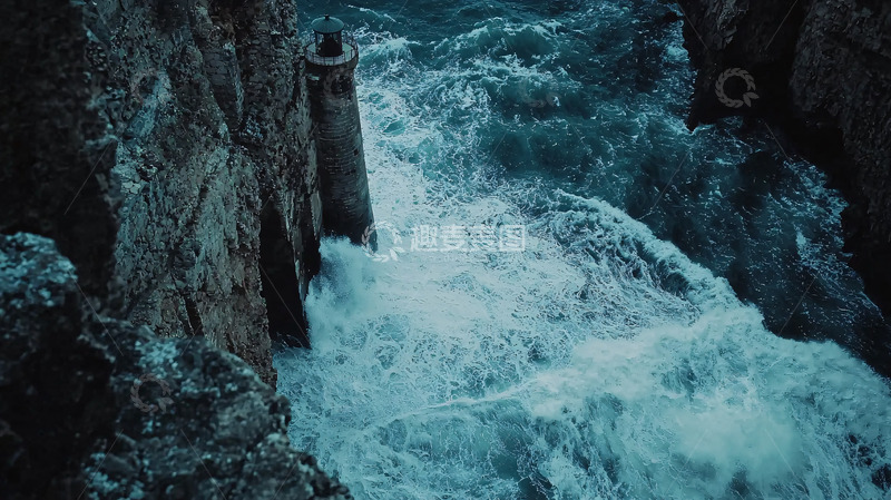 高清大图下载【趣麦麦图】暴风雨中的古老石塔