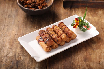 满口香糍粑糍粑白盘