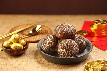 象生蘑菇包摄影图