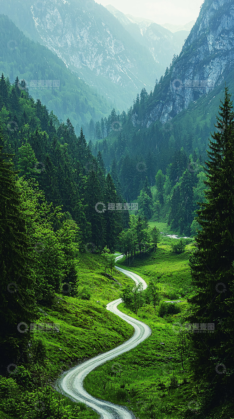 高清大图下载【趣麦麦图】蜿蜒山路穿过绿色山谷