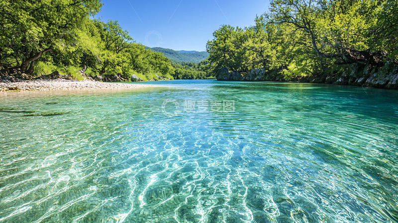 高清大图下载【趣麦麦图】清澈河流绿树环绕