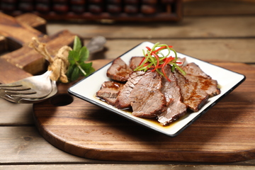 阿伯卤牛肉卤味1