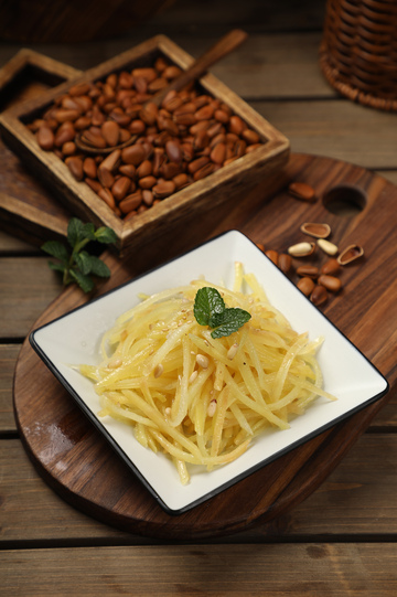 松仁土豆丝小菜