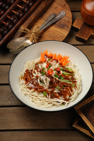 麻酱鸡丝拌面