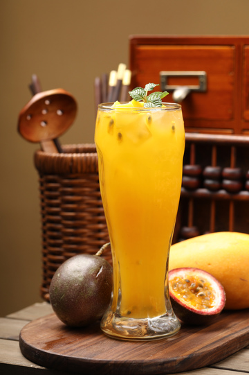 芒果百香果果汁