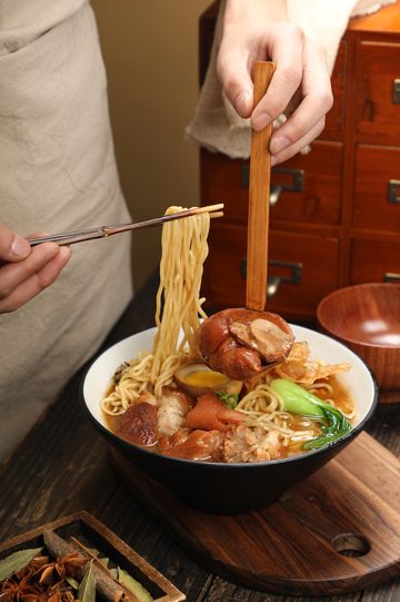 广式招牌猪脚面4