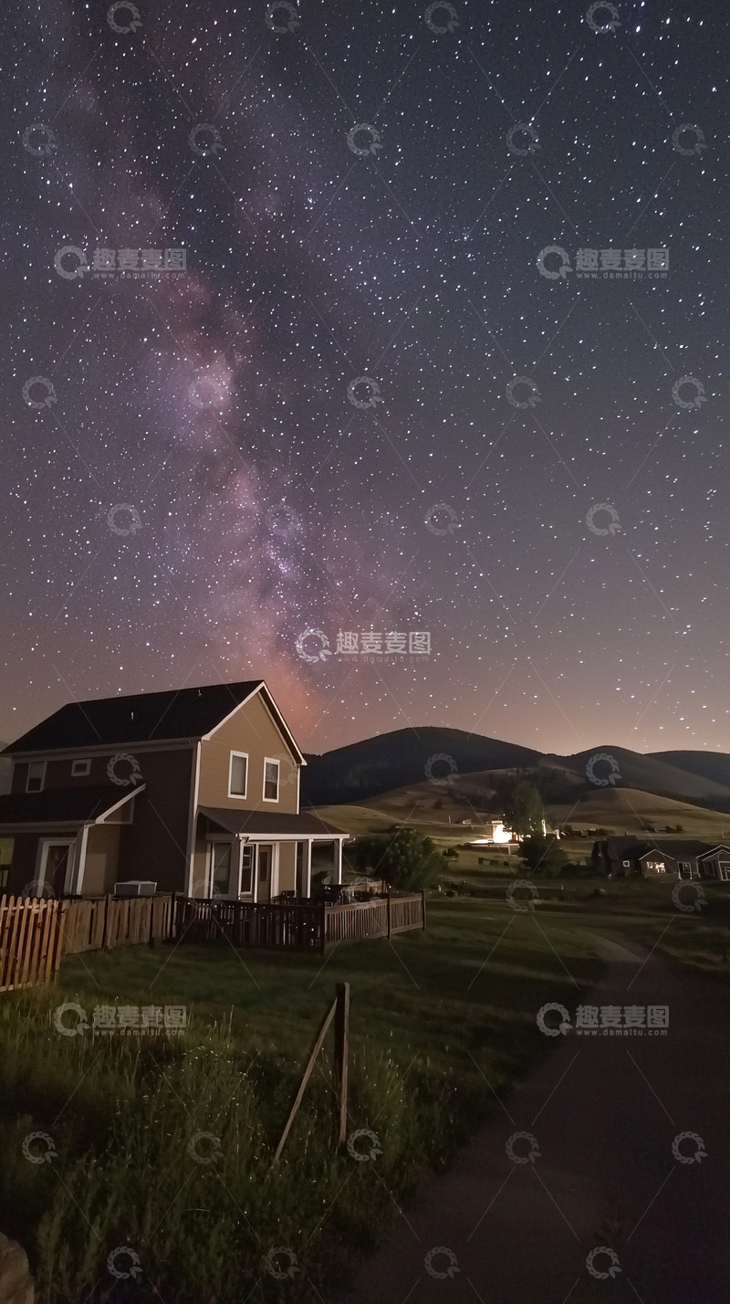 高清大图下载【趣麦麦图】星空下的房子