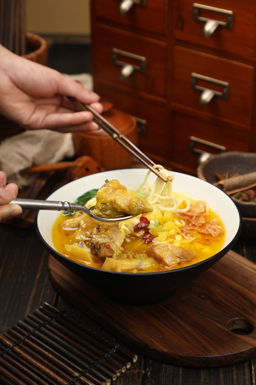 金汤猪脚面摄影图1