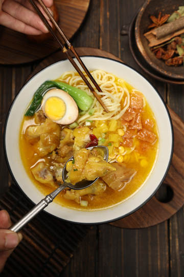 金汤猪脚面摄影图4