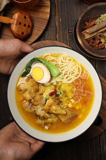 金汤猪脚面摄影图