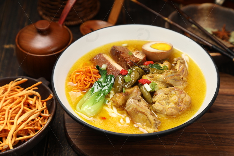 虫草滋补酸汤鸭面2