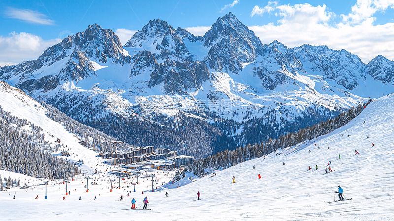 高清大图下载【趣麦麦图】雪山滑雪度假村