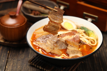 靓汤牛腩面怀旧风照片3