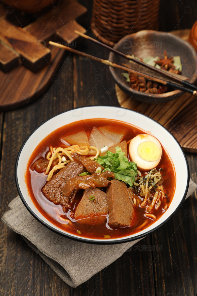 高清大图下载【趣麦麦图】红焖牛筋腩面