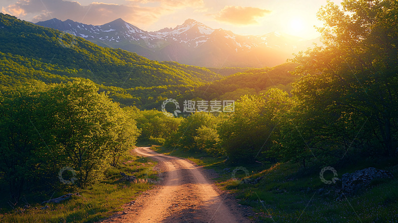 高清大图下载【趣麦麦图】蜿蜒山路阳光照射绿色植被