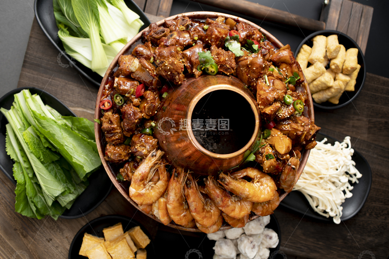 高清大图下载【趣麦麦图】排骨大虾鸡铜火锅1