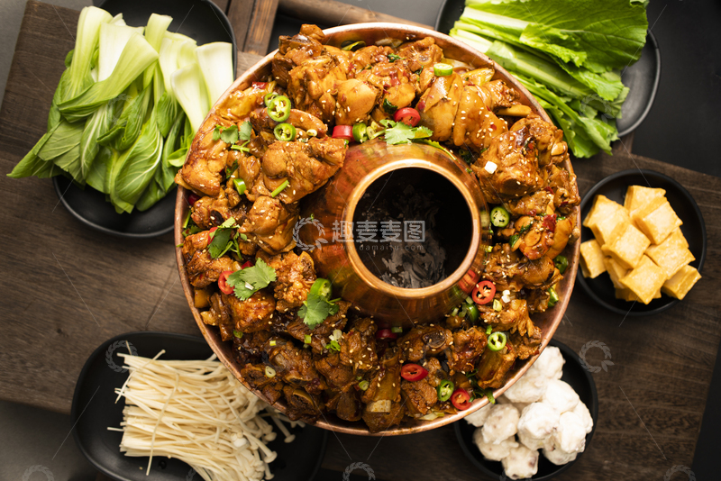 高清大图下载【趣麦麦图】排骨鸡双拼锅2