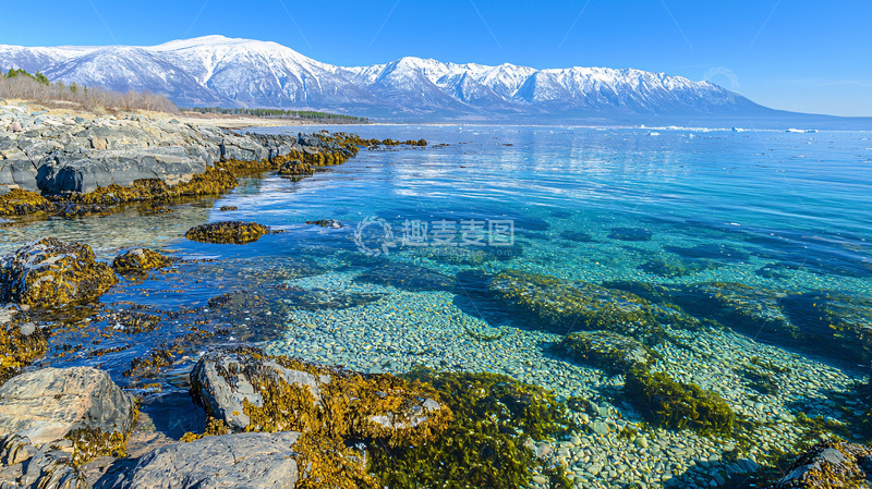 高清大图下载【趣麦麦图】清澈海滩雪山背景