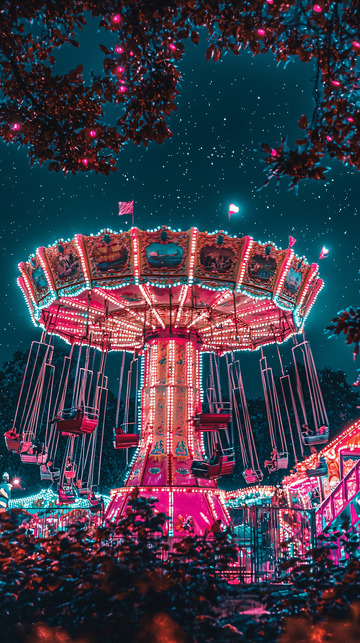 夜幕下旋转木马