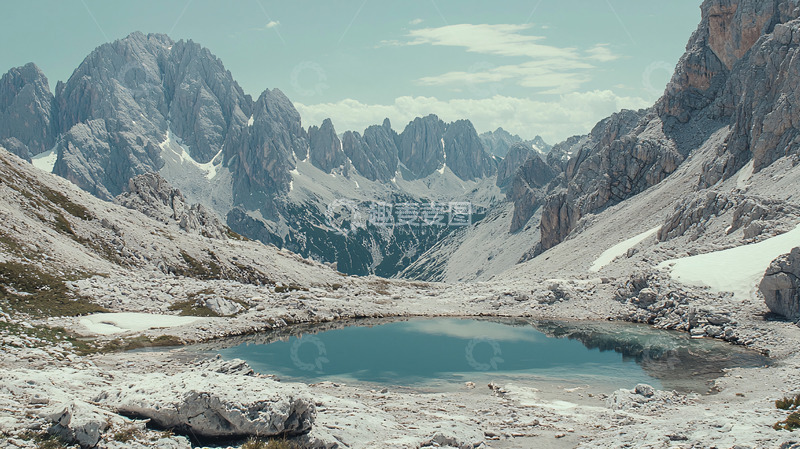 高清大图下载【趣麦麦图】阿尔卑斯山脉湖泊景色