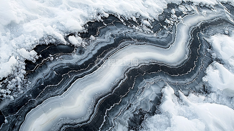 高清大图下载【趣麦麦图】-冰面上的黑色裂缝