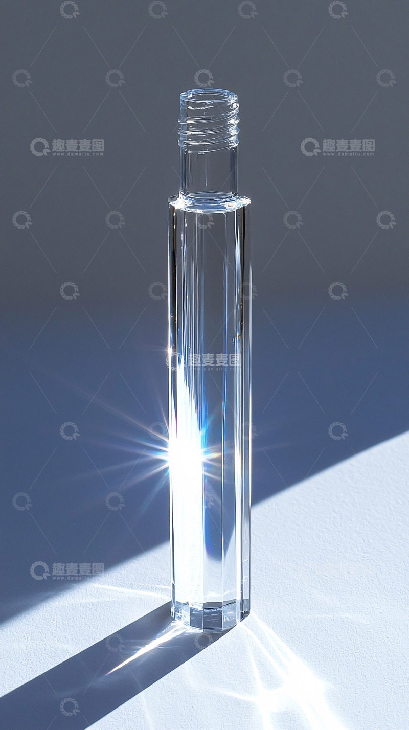高清大图下载【趣麦麦图】透明细长玻璃瓶